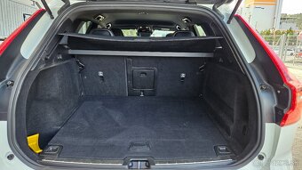 Volvo XC60 D4 R-Design AWD A/T LED - 10