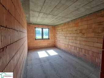 Rozostavaný rodinný dom v obci Betliar - 10