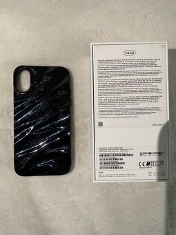 Apple iPhone XR 64GB - 10