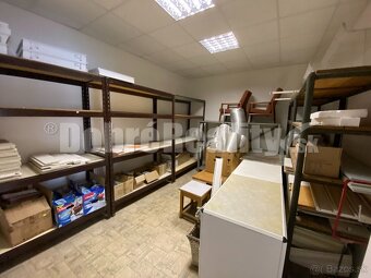 Na prenájom pekný obchodný priestor o rozlohe 250m2 v Rimav - 10
