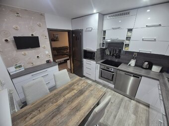 Predám 3izbovy 84m2 byt - 10