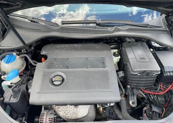 Volkswagen Golf 1.4i KLIMA benzín manuál 55 kw - 10