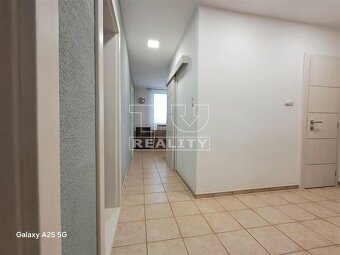 4-IZBOVÝ BYT HLOHOVEC 82m2 - 10