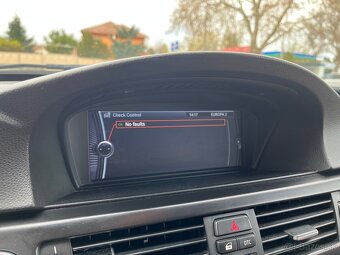 Predám BMW e91 318d LCI - 10