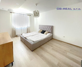 Veľký 3-izbový byt 87,7 m2 v Galante na PREDAJ - 10