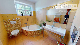 BÁNOVÁ - 6 IZBOVÝ RODINNÝ DOM - 2 BYTOVÉ JEDNOTKY - 10