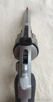 Smith & Wesson 929 , titán 8 ranový- 9mm Luger - 10