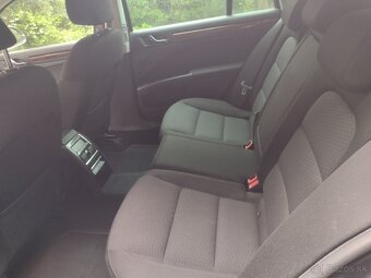 ŠKODA SUPERB 2.0 TDI 103 KW DSG 4X4 ROK VÝROBY 2012 - 10