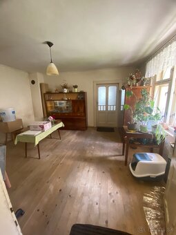 VYHODNA KÚPA Dom s veľkým pozemkom a stodolou - 10