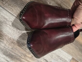 Členkove čižmičky - 10