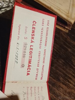 kniha,  brožúra a legitimácia - 10