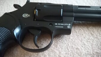 CO2 Revolver - 10