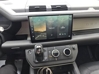 Land Rover Defender X-DYNAMIC HSE - 10
