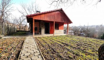 Murovaná chatka s vlastným kúskom raja na Vinici - 10