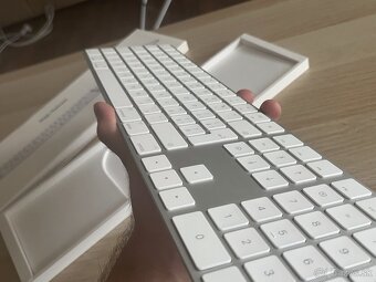 Apple Magic Keyboard s numerickou klávesnicou - 10