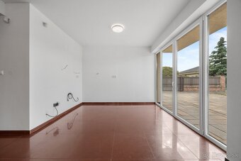 Na predaj 5 izbový rodinný dom Hrubý Šúr okres Senec - 10