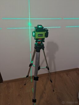 NIVELACNY LASER 4D 16 LINIOVY, STATIV, DVE BATÉRIE - 10