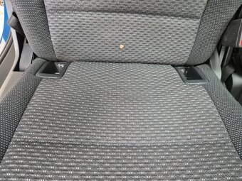 7-miestny Volkswagen Touran 2.0 TDI Edition Trendline - 10