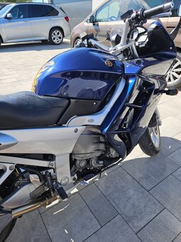 Yamaha FJR 1300 - 10