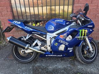 Yamaha YZF R6 - 10