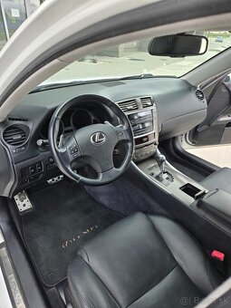 Lexus IS250 A/T - 10