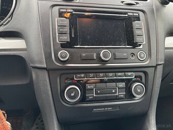 Volkswagen Golf 6 výbava match bi-xenón - 10