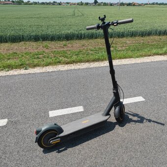 Ninebot Max G30E II kolobežka - 10