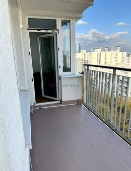 2-izbový byt s balkónom v projekte Jégeho alej, v m.časti Ru - 10