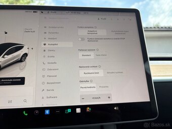 Tesla model Y 75kWh Long Range AWD - 10