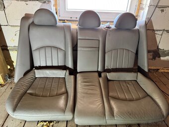 Mercedes W211 E-class Interier - 10