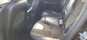 VOLVO V40 T2 2.0 BENZÍN 2017 BSR VERZIA R DESIGN - 10