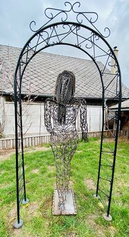 Socha ženy z kovu - 10