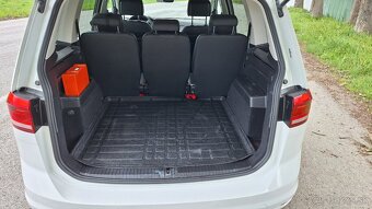 Volkswagen Touran - 10
