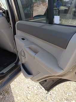 Jeep Commander - 10