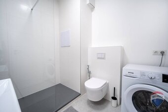 Na prenájom moderný 2 izbový byt v novostavbe s parkovacím m - 10