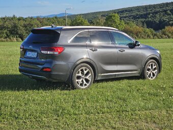 Kia Sorento 2016 2,2CRDI 4x4 šedá tm.metalíza, AUTOMAT - 10