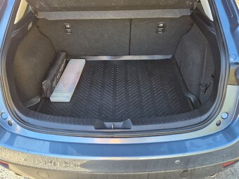 Mazda 3, 2.0i 88kw iba 98t km - 10