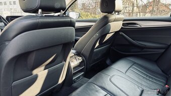 BMW rad 5 Touring 518d - Model 2020 - 10