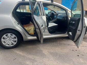 Toyota Auris 1.4VVTi 2009 - 10