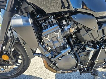 Honda CB1000R Black Edition - 10