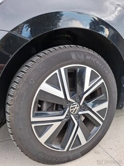 Volkswagen Touran 7miestne - 10