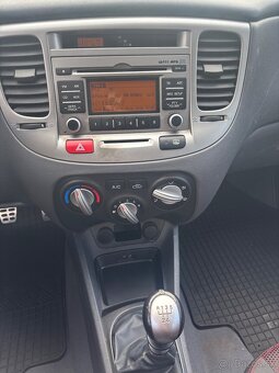 KIA Rio 1.4 Sporty - 10