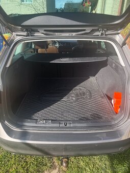 VW Golf 7 1.6 TDI - panoráma, ťažné, adaptívny, led svetlá - 10