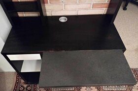 Pracovný stôl z IKEA : čierno-biela kombinácia - 10