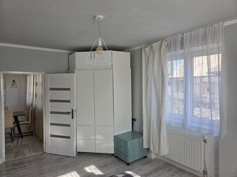 Zrekonštruovaný dom s krásnym interiérom- ihneď k bývaniu - 10