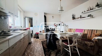 Dvojgeneračná stavba v malebnej obci Trstín - 10