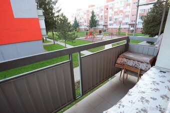 Veľký 4 izbový byt s balkónom - Na predaj - 10