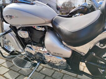 Suzuki C 800 VL 800 Intruder - 10