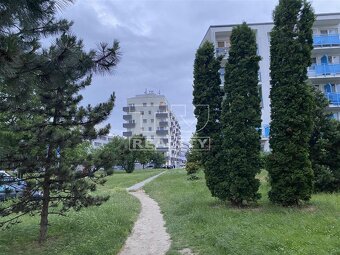 2-izbový byt s veľkou chodbou a samostatnou kuchyňou –... - 10