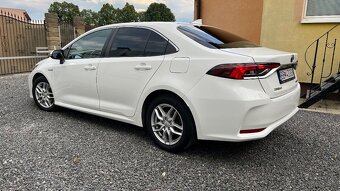 Corolla 1.8 hybrid - 10